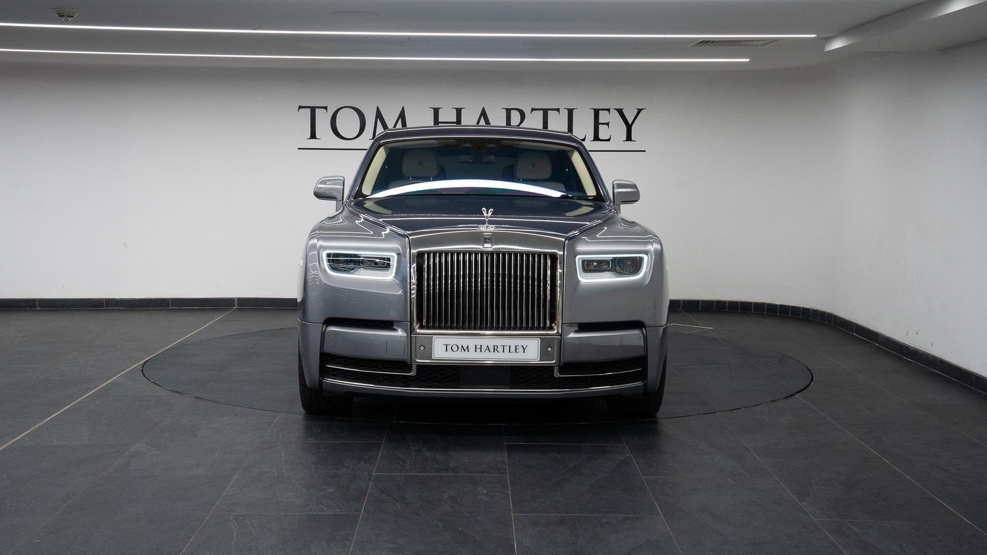 Rolls-Royce Phantom Photo 4649e123-823c-422c-a1eb-f43ea057ccd3.jpg