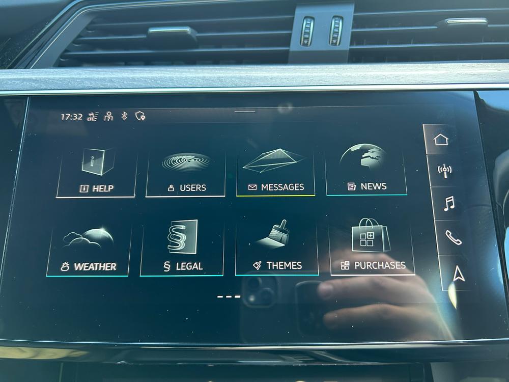Used Audi e-tron HG72KVC 40