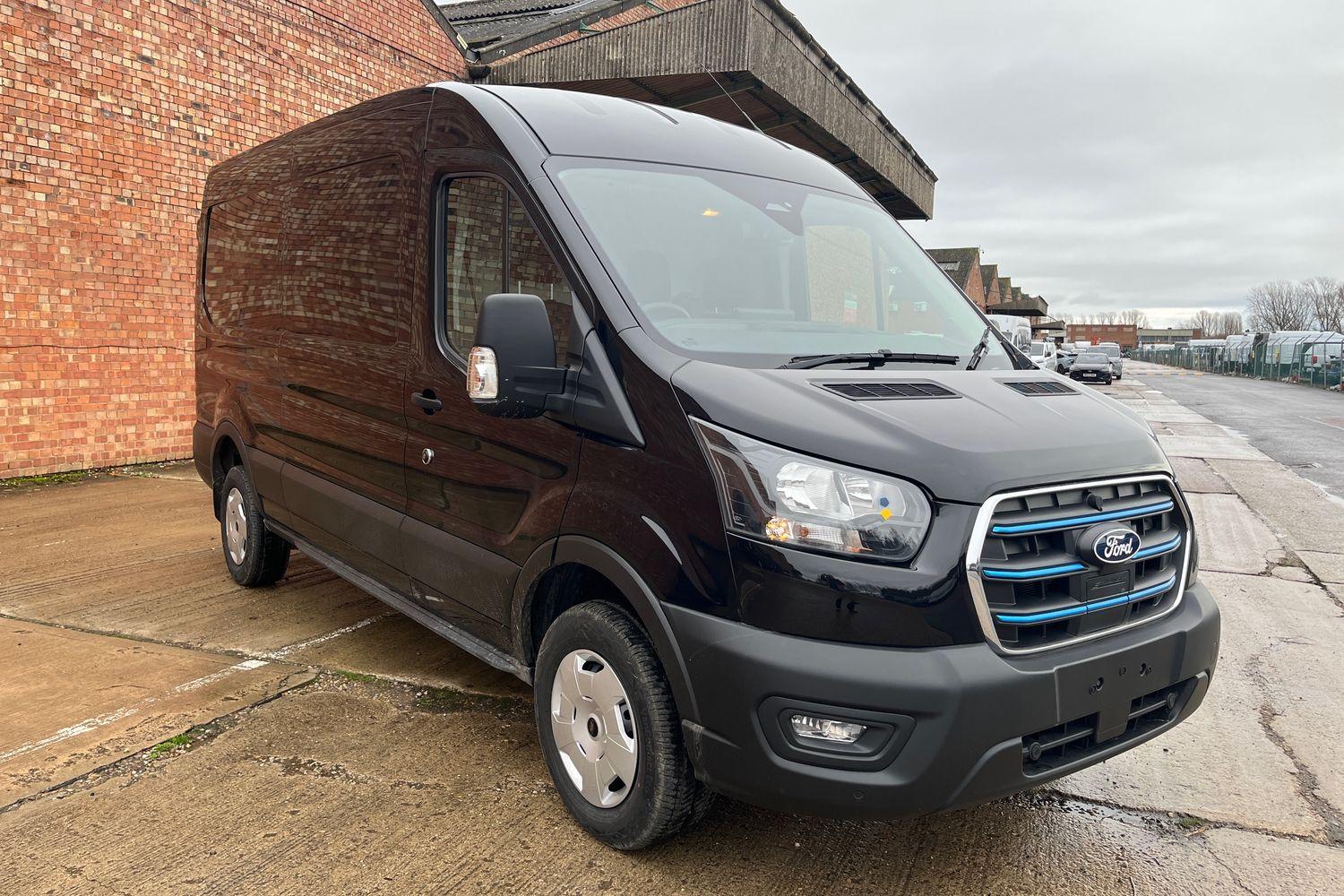 Ford E-TRANSIT Photo 21