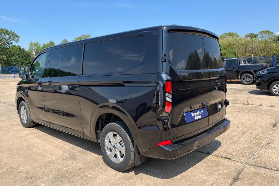 Ford Transit Custom Photo 4675dcf7-501a-4861-b66f-49d2de19f4bc.jpg