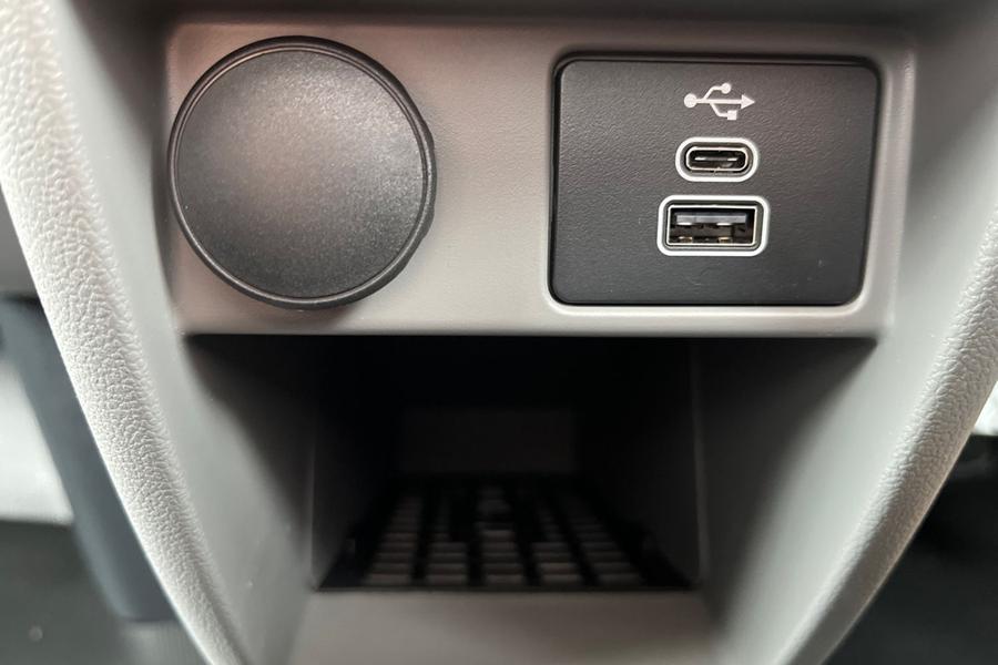 Ford TRANSIT CUSTOM Photo 468071cf-bb91-4d63-857b-463ac58ee00c.jpg