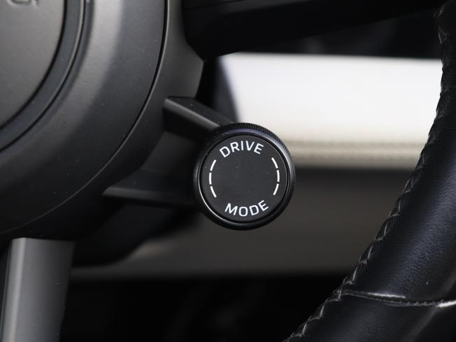 PORSCHE Taycan Photo 30