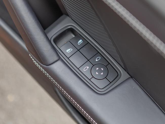 PORSCHE 911 Photo 26