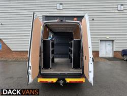 Mercedes-Benz Sprinter Photo 27