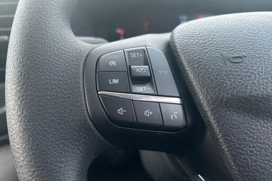 Ford TRANSIT Photo 4698384c-770b-4d95-9c17-599b4feae2c3.jpg