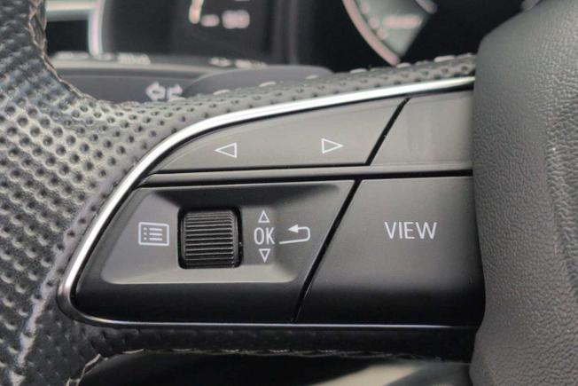 AUDI Q7 Photo 16