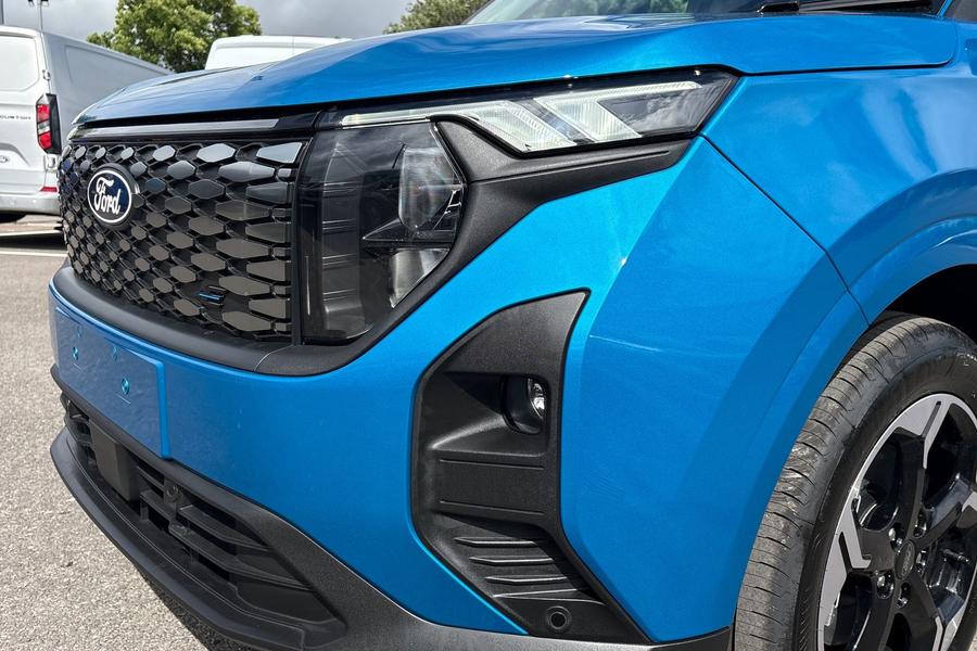 Ford E-TRANSIT COURIER Photo 469c5adb-a608-47bb-b959-d435c133cc7a.jpg