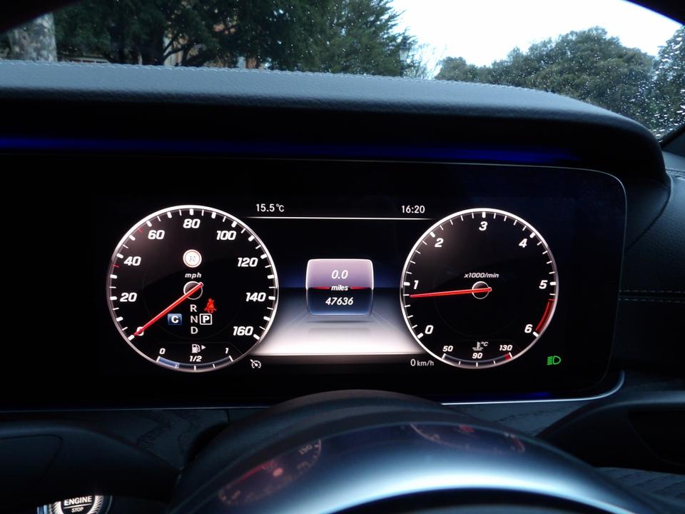 Used Mercedes-Benz E Class YK20KOW 29