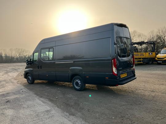 Iveco Daily 35S16V Photo