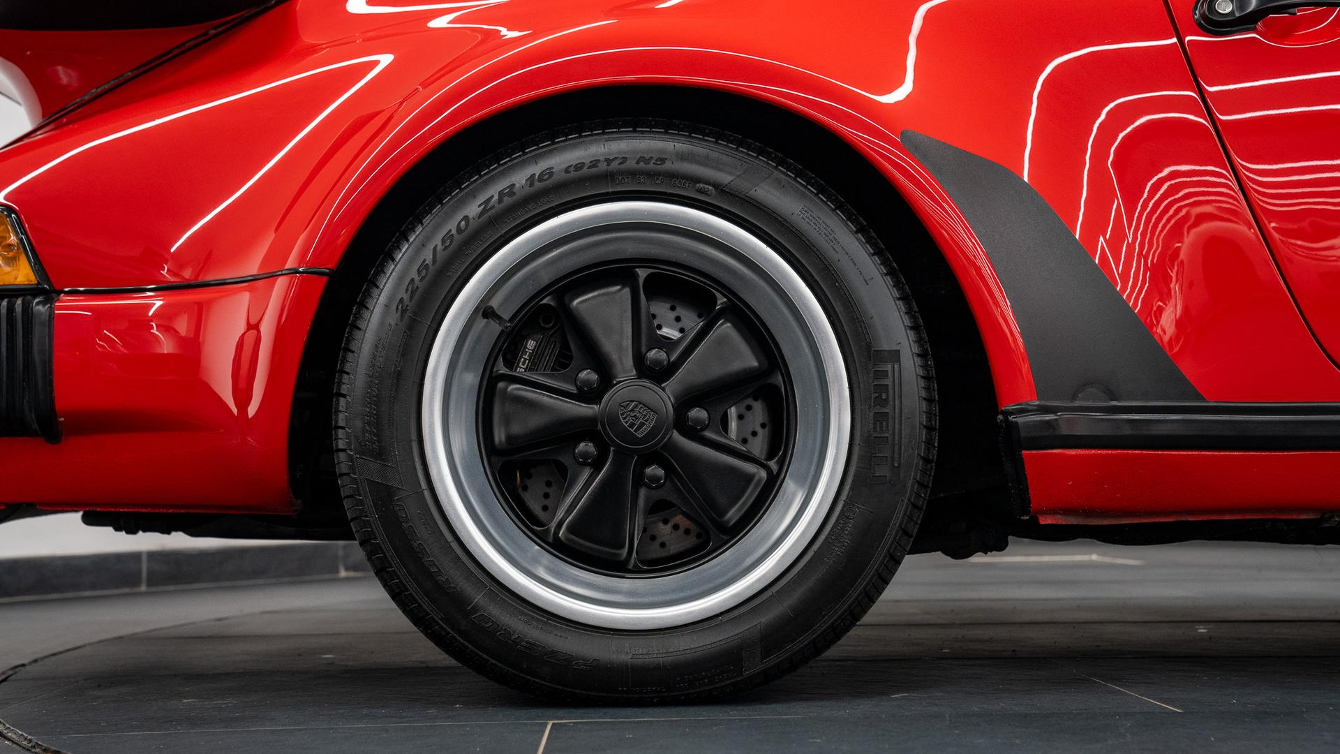 Porsche 911 Photo 46c74ed4-643b-483c-897d-9a3040cc9ff3.jpg