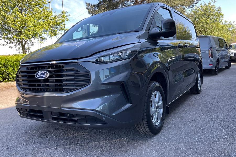 Ford TRANSIT CUSTOM Photo 46cd04cb-0394-4477-8899-b206a55d9bc8.jpg