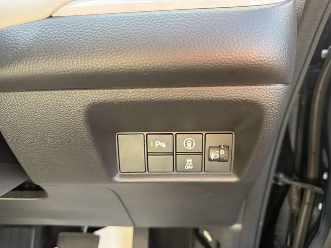 Honda Jazz Photo 46e501e1-6a5a-4887-bada-851f862c954f.jpg