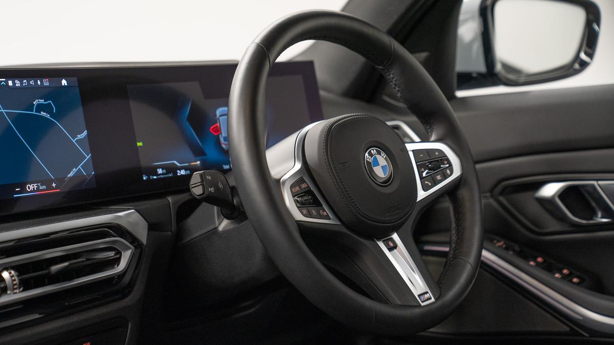 Used BMW 330i Touring OV72HGL 10