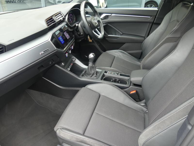 Audi Q3 Photo 471361af-bece-4001-a896-e8fa350f6214.jpg