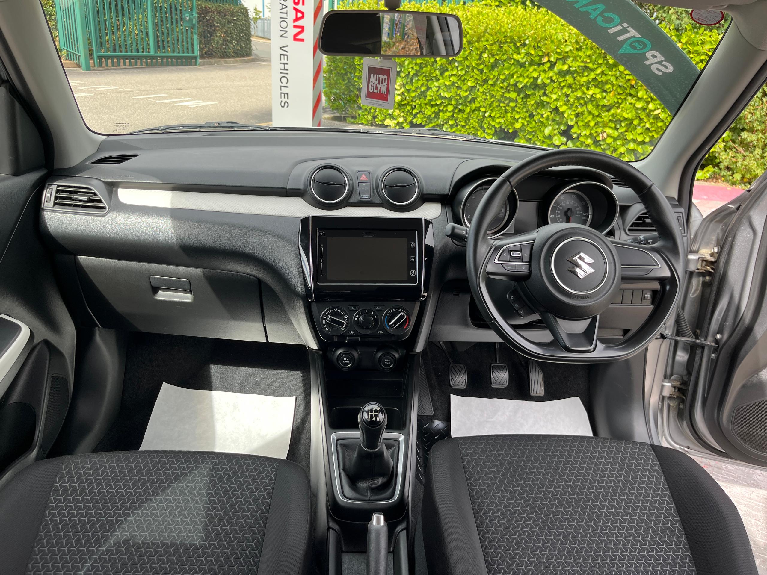 Suzuki Swift Photo 13