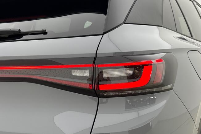 VOLKSWAGEN ID.4 Photo 18