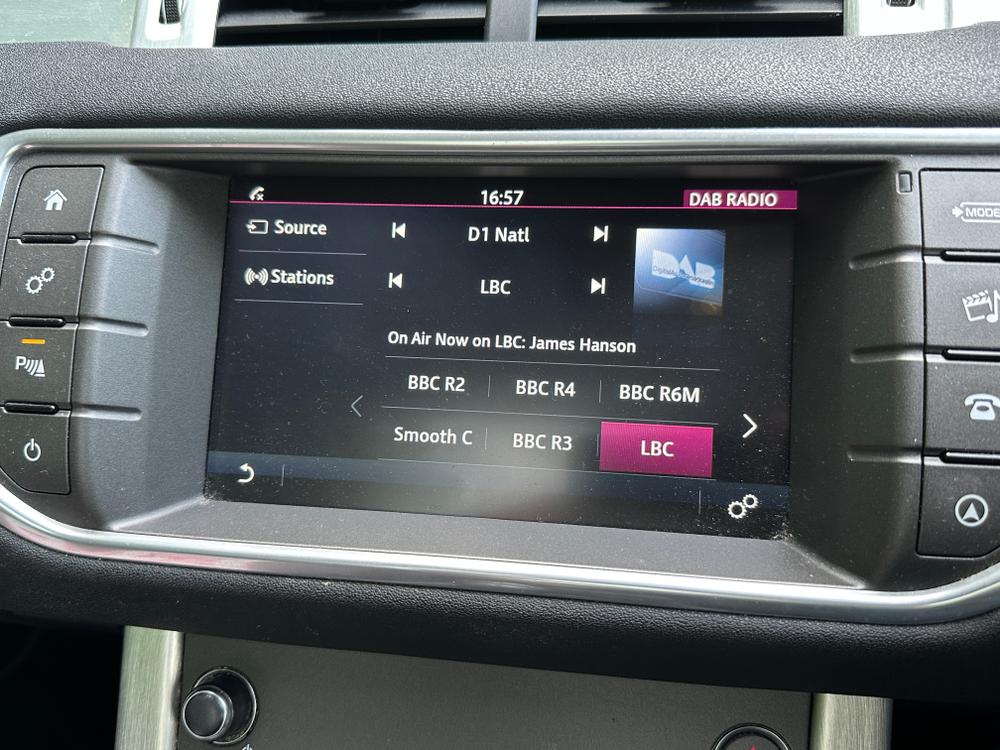 Used Land Rover Range Rover Evoque AF67HXR 30