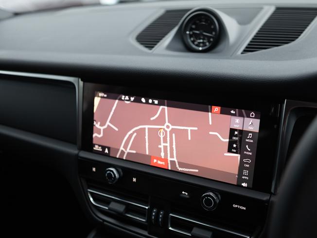 PORSCHE Macan Photo 19