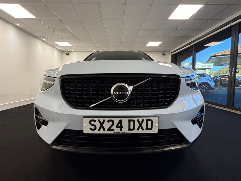Volvo XC40 Photo 47900f58-cbaa-487a-9d28-d9dea0833724.jpg