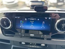 Mercedes-Benz Sprinter Photo 12