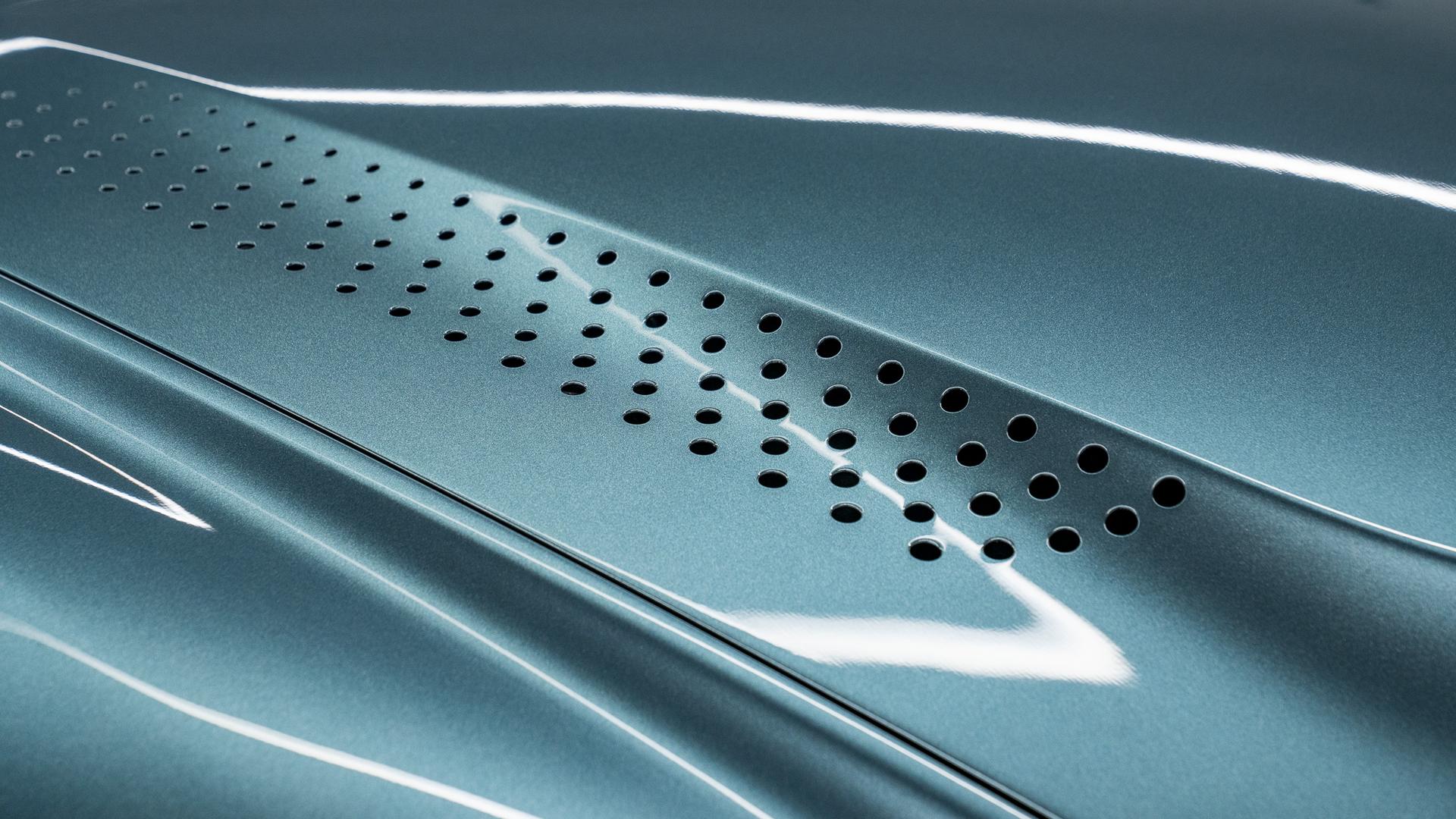 Aston Martin Vantage Photo 47c5b457-7826-409c-aed5-4374a549f819.jpg