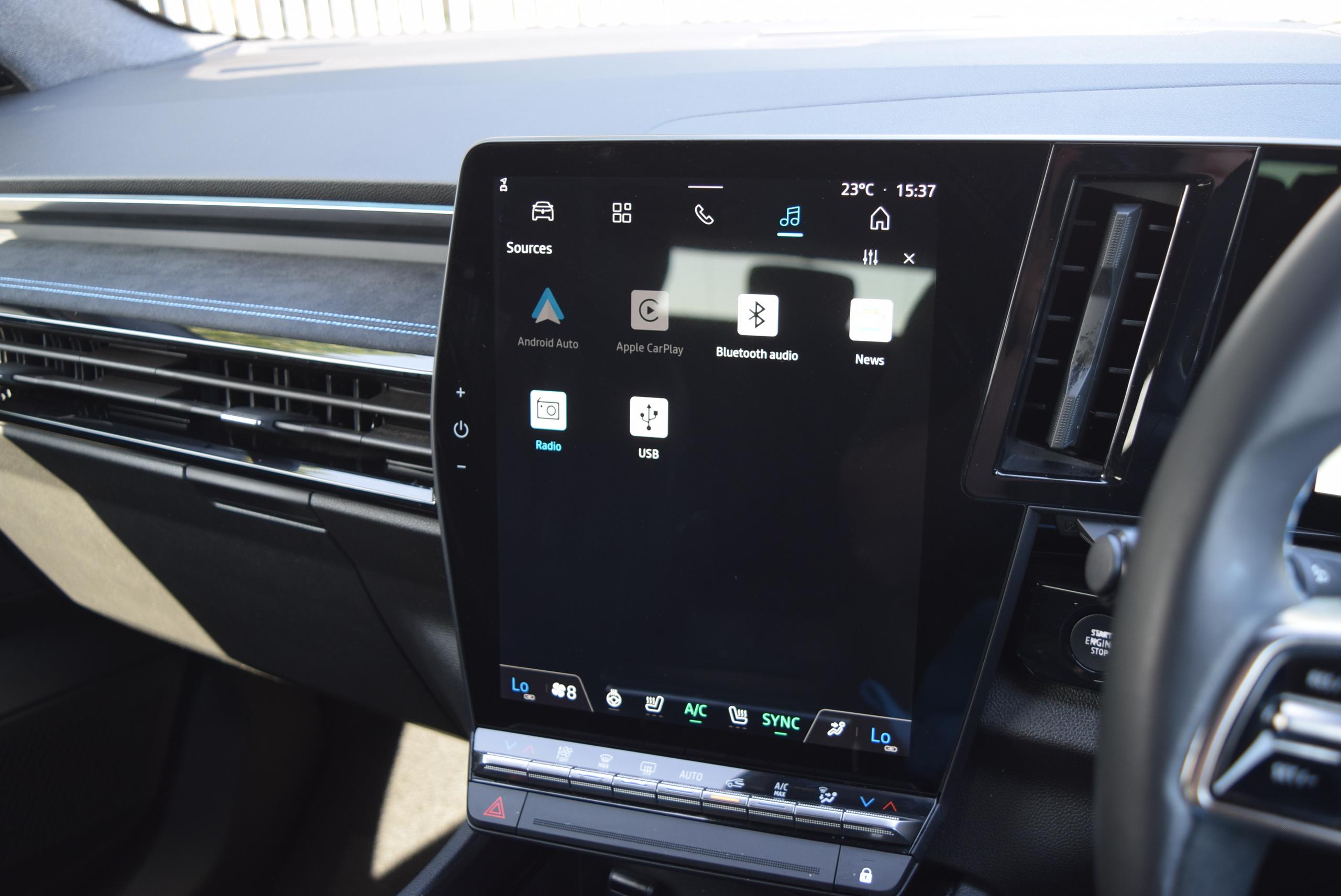 2023 RENAULT AUSTRAL E-Tech FHEV Techno Esprit Alpine 5dr Auto - vehicle photo 22 for sale on PureCar
