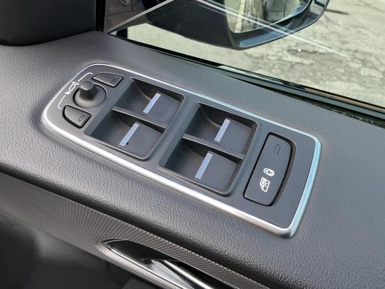 Jaguar F-PACE Photo 27