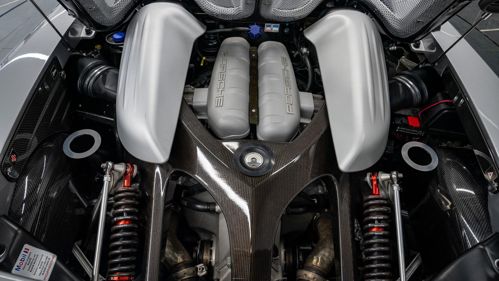Porsche Carrera GT Photo 47f55186-1033-4b76-ad58-d196914a5f22.jpg