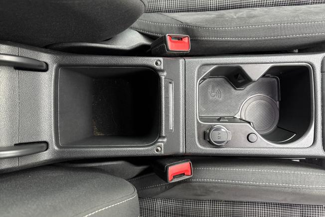 VOLKSWAGEN Golf Photo 27