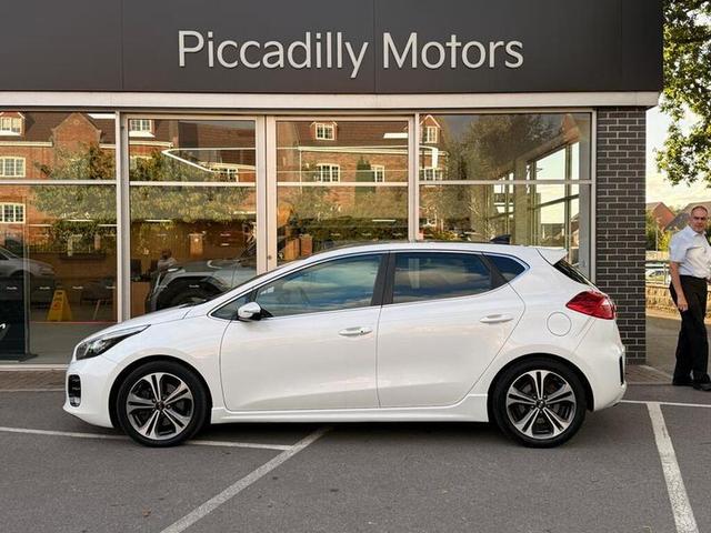 Kia Ceed Photo 4803bf26-5eea-473e-ad09-6c3a7c6cb487.jpg