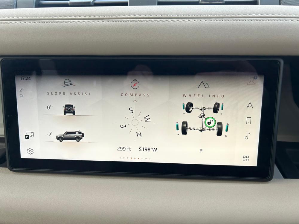 Used Land Rover Defender 110 LB21APX 28
