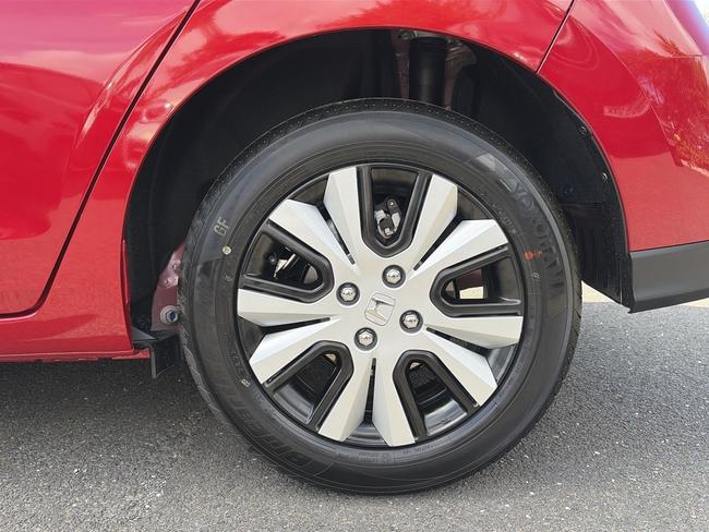 Honda Jazz Photo 4820d092-f310-404b-ae66-0c671fa4a08c.jpg