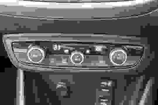 Vauxhall CROSSLAND X Photo 48241676-08ca-4559-86e4-4d1aa2b8a32a.jpg