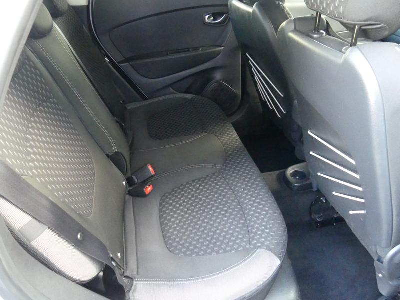 Renault Captur Photo 4824bbdf-0d1a-4926-82cd-ef2ff0ce1d45.jpg