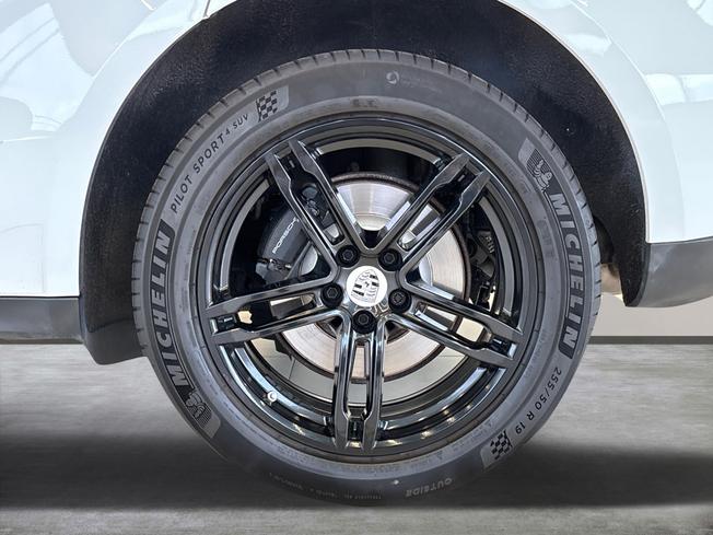 PORSCHE Macan Photo 9