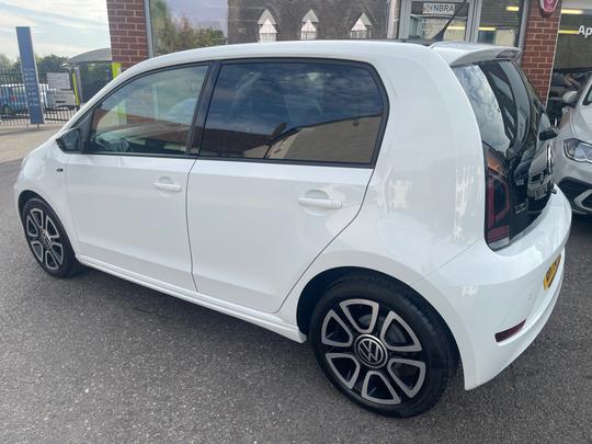 Volkswagen up! Photo 48524288-128f-4e2c-8ead-a89484c12537.jpg