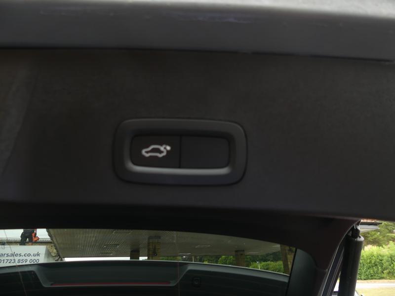 Volvo XC40 Photo 4872c167-e232-45f0-9506-27e5a6db3ff0.jpg