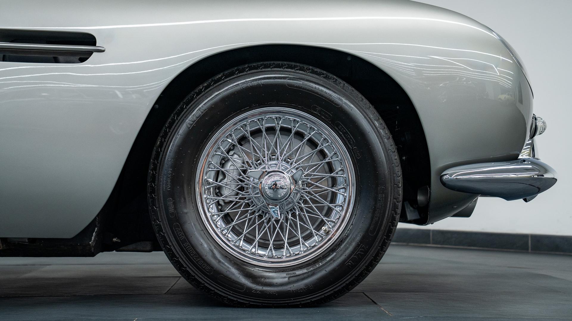 Aston Martin DB5 Photo 4872f89a-e9e0-457f-829a-066539f09bdb.jpg