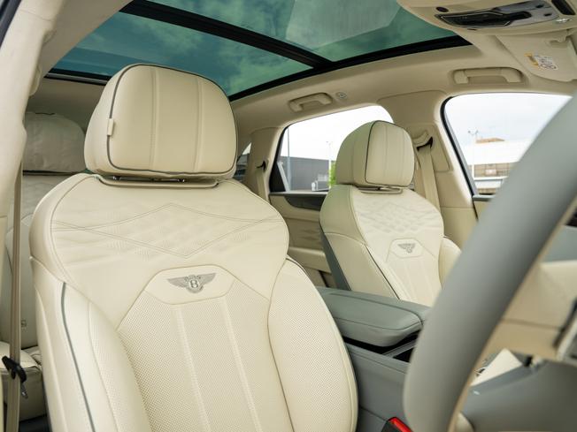 BENTLEY Bentayga Photo 20