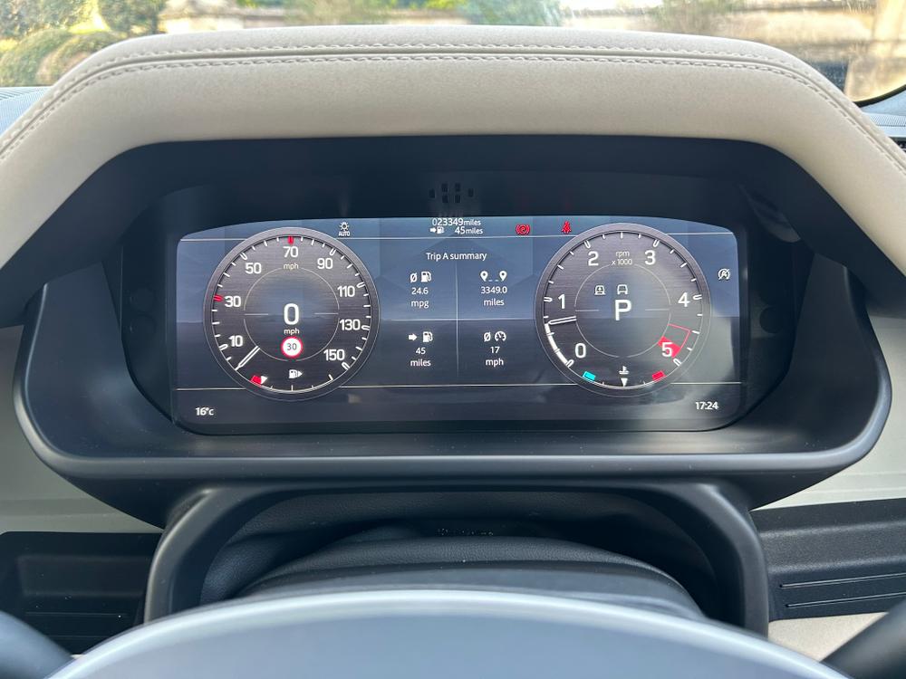 Used Land Rover Defender 110 LB21APX 33