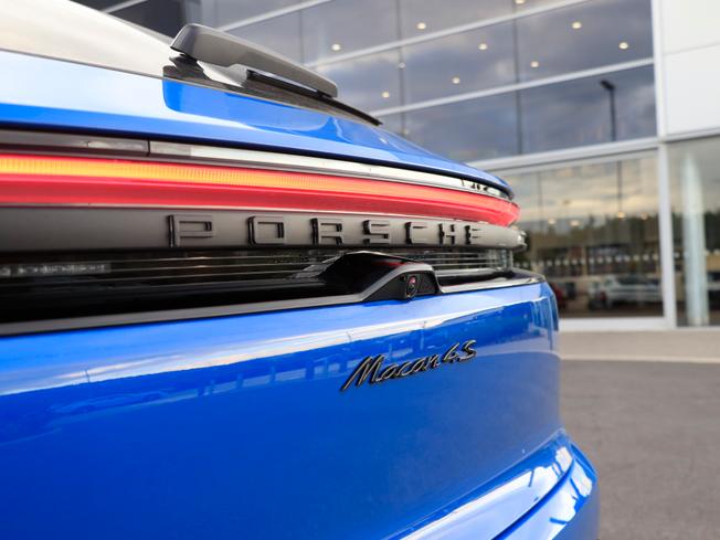 PORSCHE Macan Photo 15