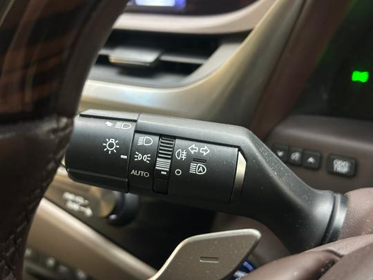 Lexus ES Photo 4890a8fe-77b9-4132-92d8-ff92fce0dcac.jpg