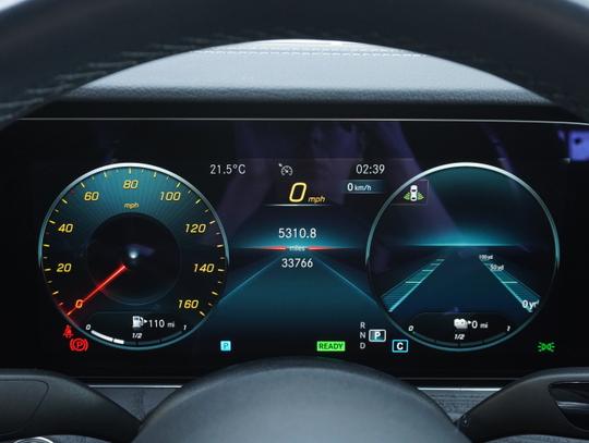 Mercedes-Benz E Class Photo 489d049f-27ca-4f4f-a9e9-5c2ceabd8648.jpg