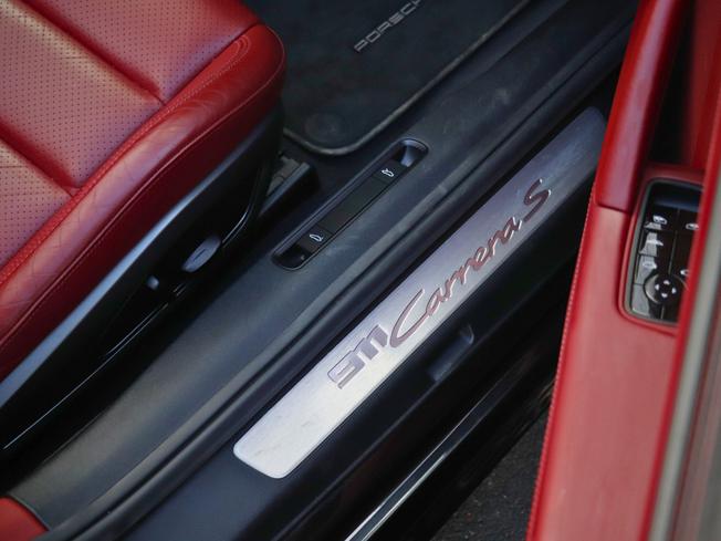 PORSCHE 911 Photo 24