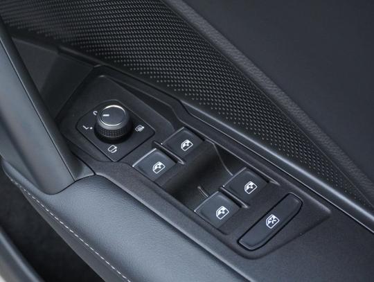 Volkswagen Tiguan Photo 48c325d8-fb82-4aab-9efb-6707735d158e.jpg