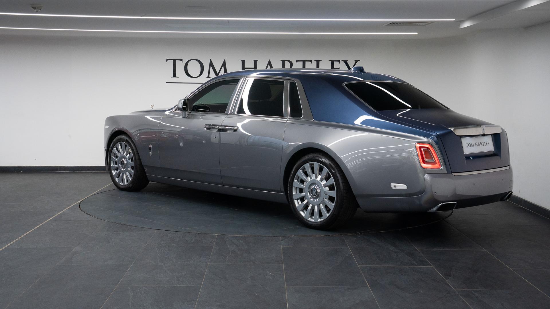 Rolls-Royce Phantom Photo 48ca211a-9870-4738-abb9-df73d17d729d.jpg