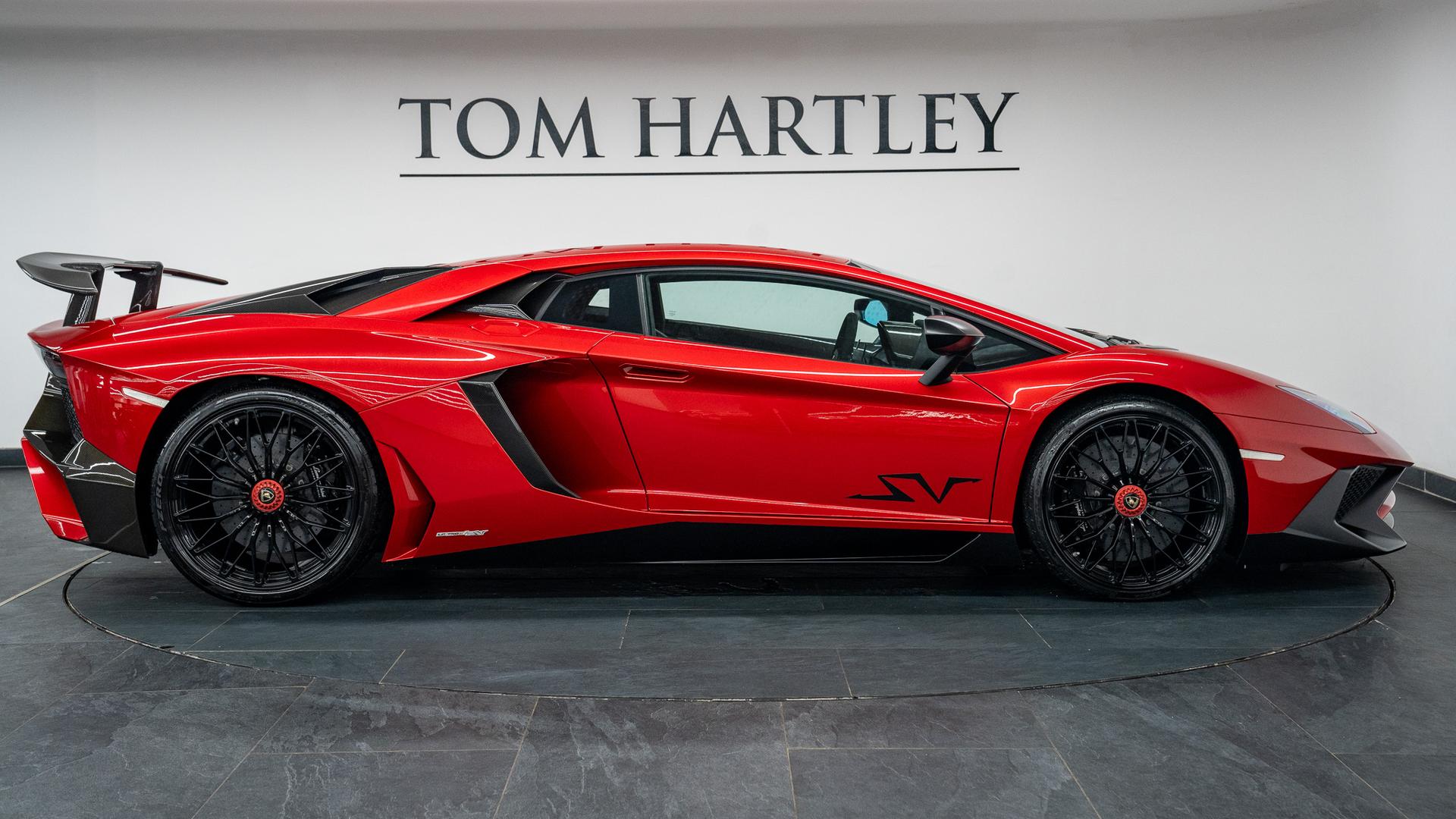 LAMBORGHINI Aventador Photo 48d94f80-a2a7-43c9-89ea-f23e26a73ddf.jpg