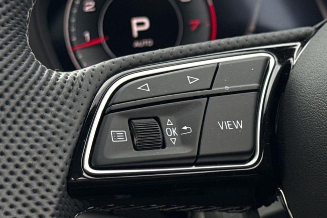 Audi Q2 Photo 16