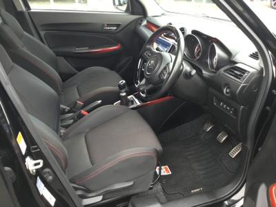 Suzuki Swift Photo 13