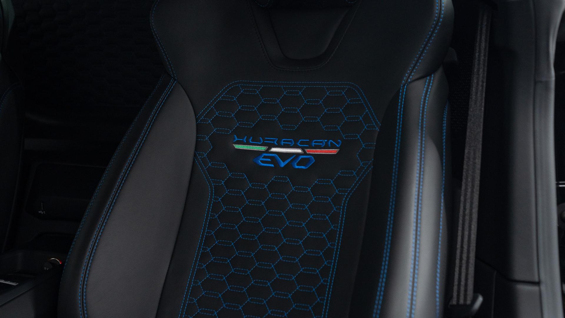 LAMBORGHINI Huracan Photo 49017382-bc24-43cc-96c4-b3f66c918a49.jpg